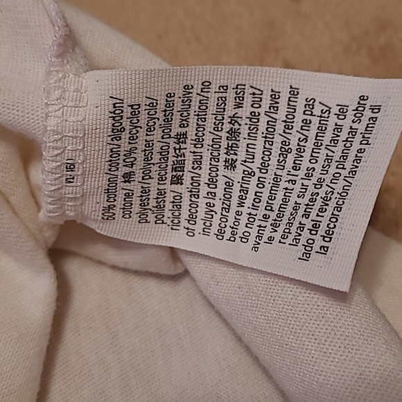 NEW PINK VS Short Sleeve Tee - Picture 8 of 9